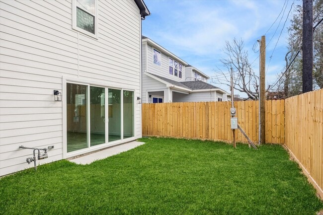 Building Photo - 6644 Lozier St