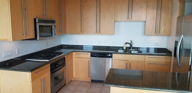 Building Photo - Cortez Hill 2 bed 2bath (downtown), 1217 sqft And Great Views