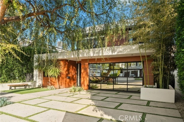 Building Photo - 4242 Vantage Ave