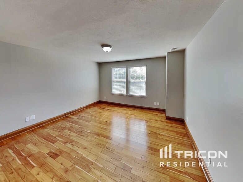 Building Photo - 9228 Mountain Magnolia Dr