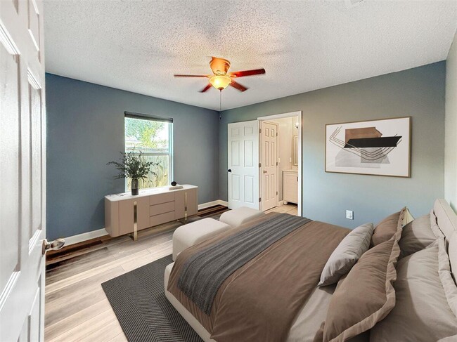 Building Photo - 312 Apple Dr