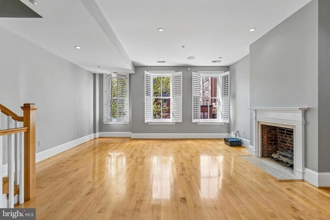 Building Photo - 1343 Q St NW