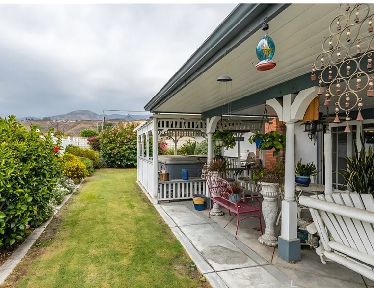 Building Photo - 3154 Luxurious Highland Home