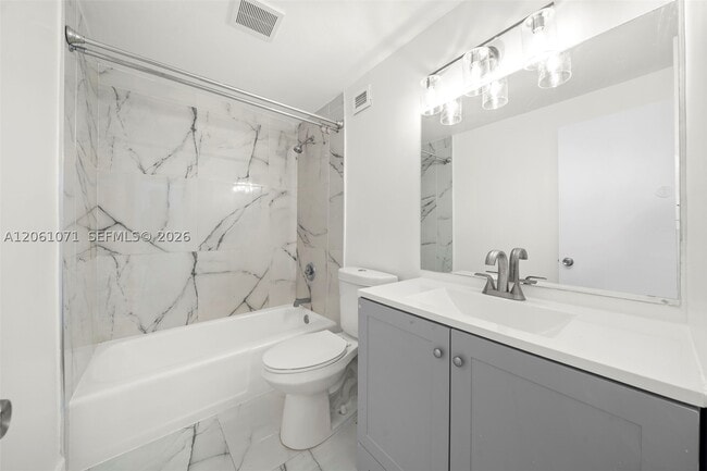 Building Photo - 400 Kings Point Dr