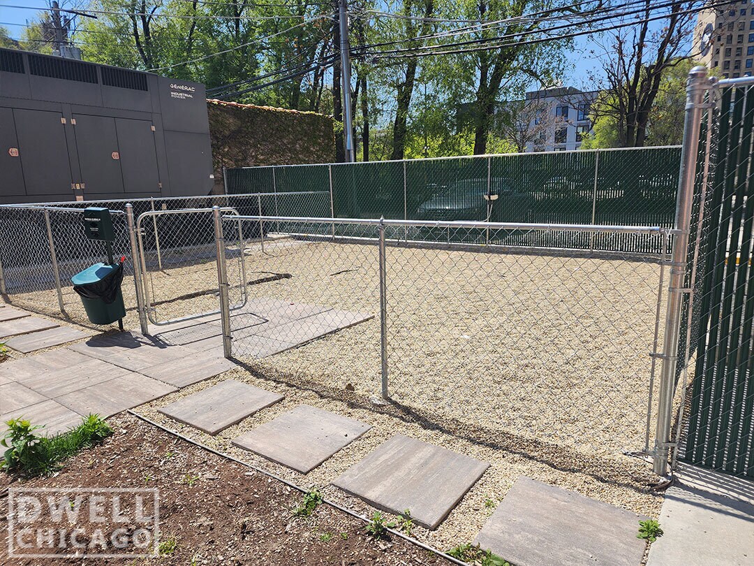 Building Photo - 1009 W Lawrence Ave