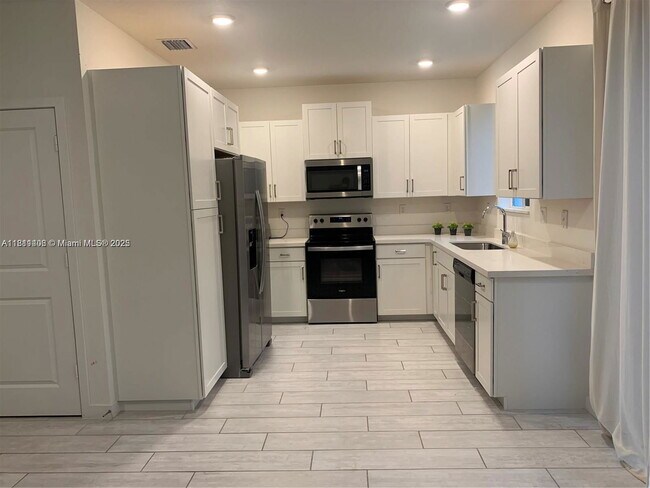 Primary Photo - 1041 SE 23rd Ter