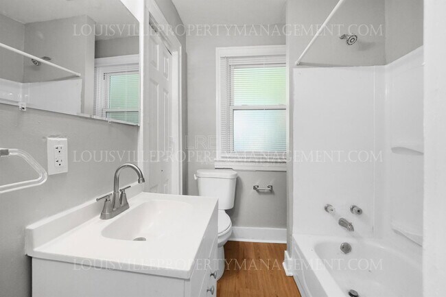 Building Photo - 3100 Grand Ave