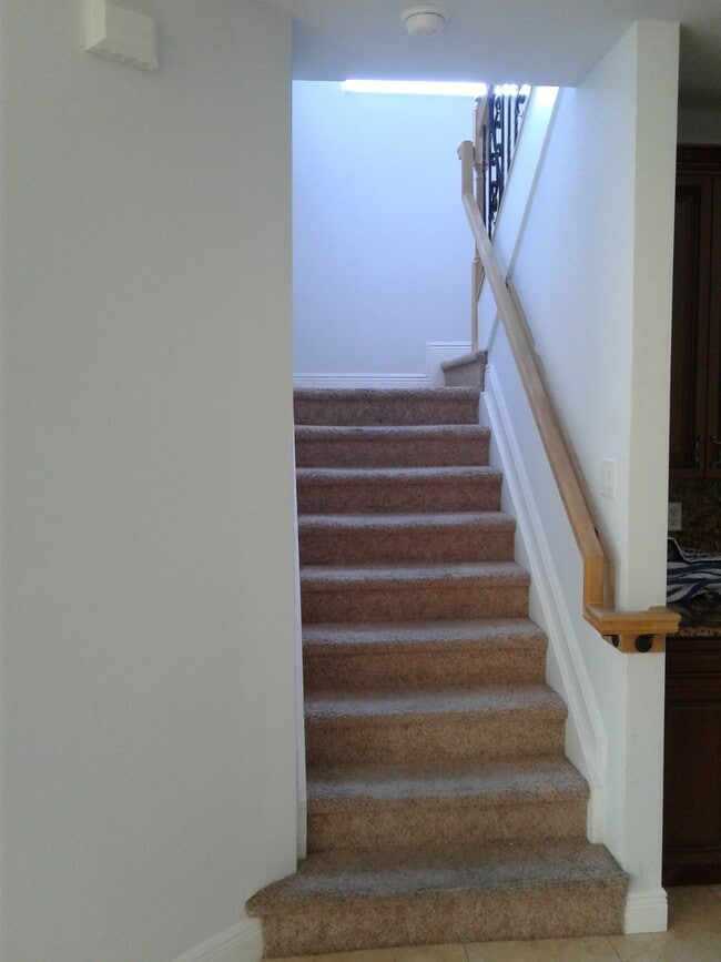 Building Photo - 5011 Pinecreek Pl