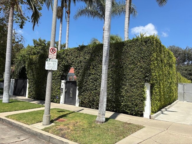 Building Photo - 408 N Orlando Ave