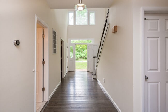 Building Photo - 1 Mountain Laurel Ln