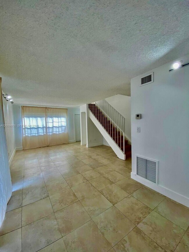 Building Photo - 6544 SW 114th Pl