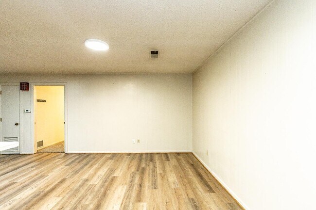 Building Photo - 2513 26th St