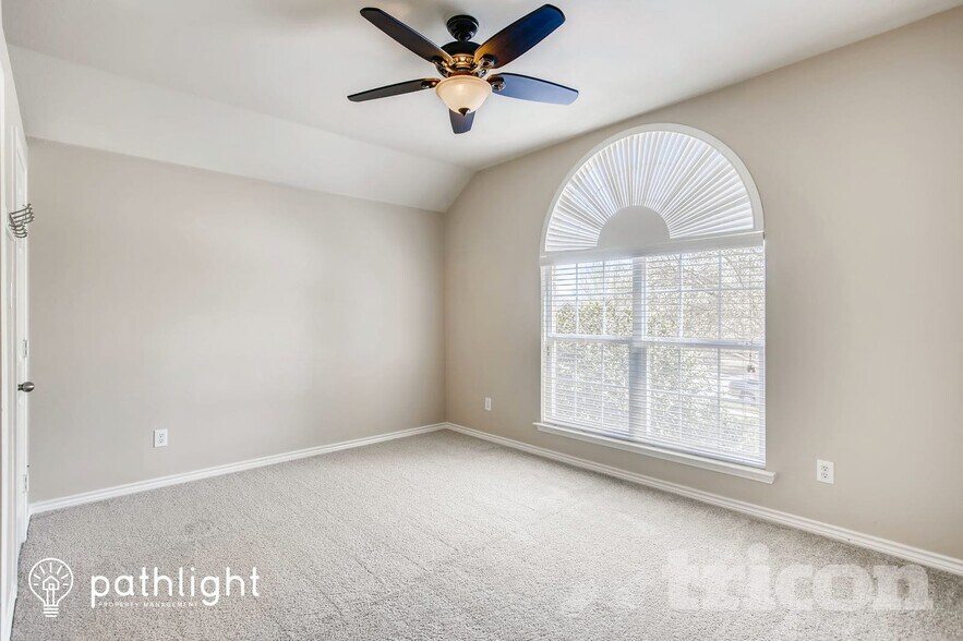 Building Photo - 1435 Red Wolf Dr