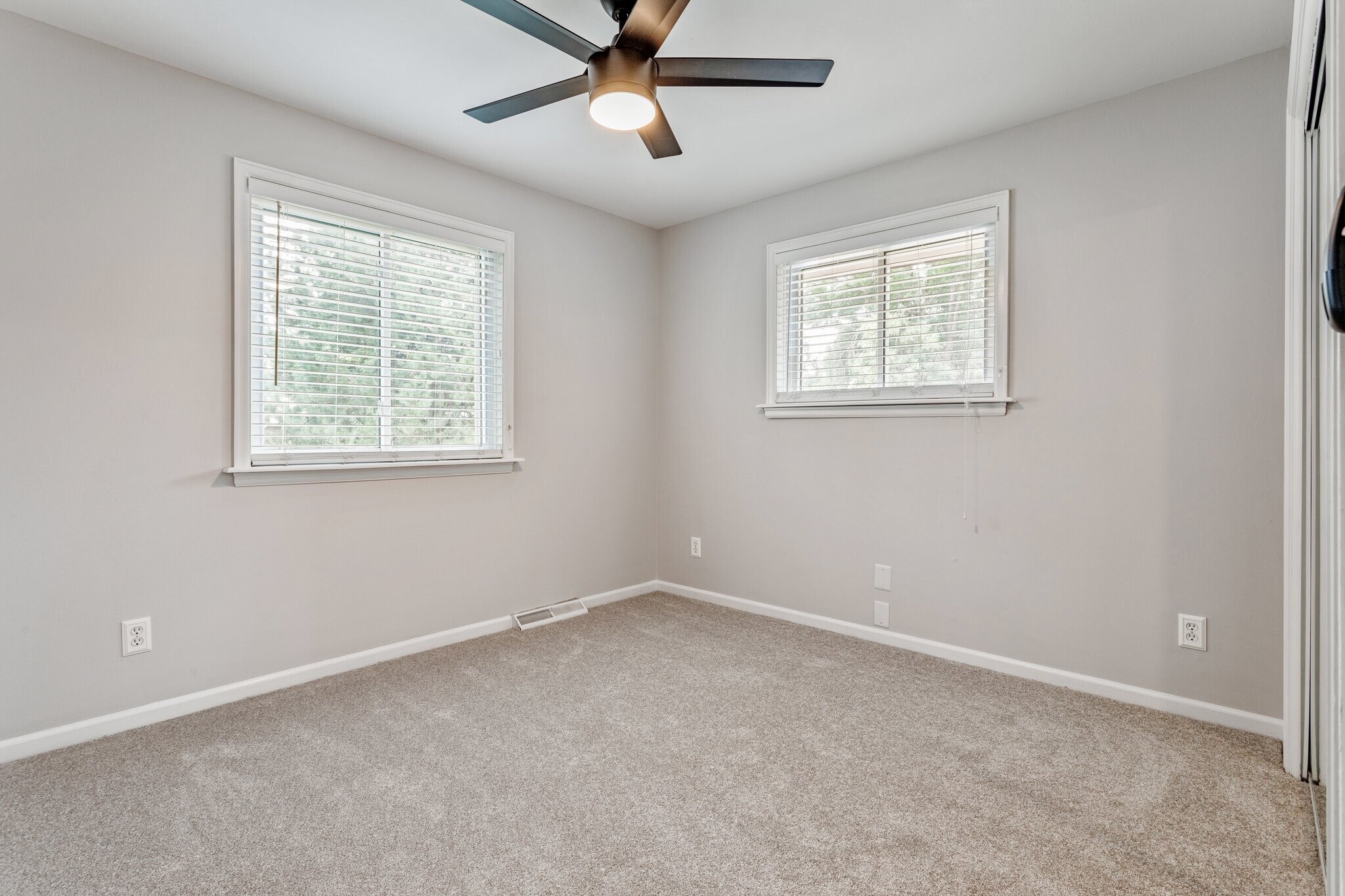 Building Photo - 6359 S Harlan Way