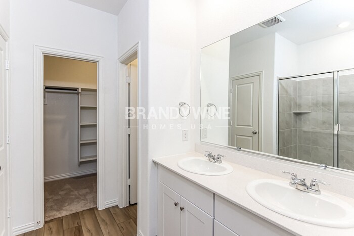 Building Photo - 341 Wentworth Dr