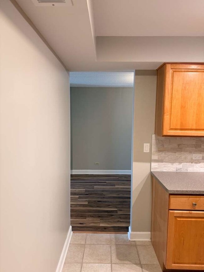 Building Photo - 2066 St Johns Ave