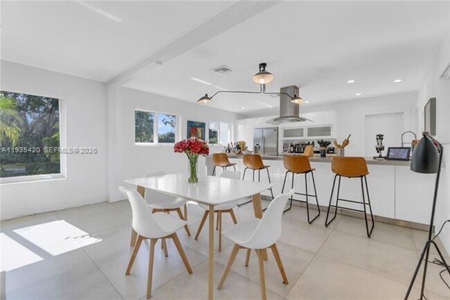 Building Photo - 7465 SW 135th St