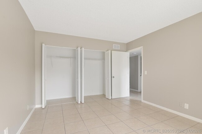 Building Photo - 400 Nottingham Cir