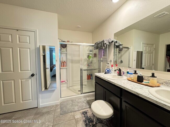 Building Photo - 4564 Magenta Isles Dr