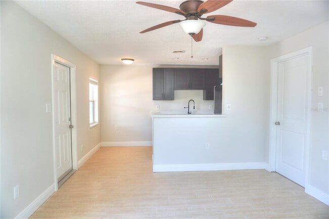 Building Photo - 14026 E Parsley Dr
