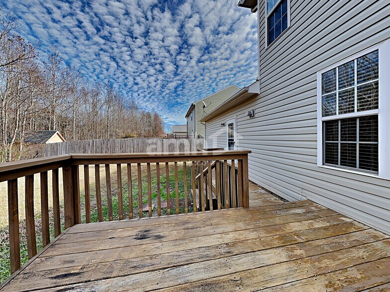 Building Photo - 817 Winterside Ln