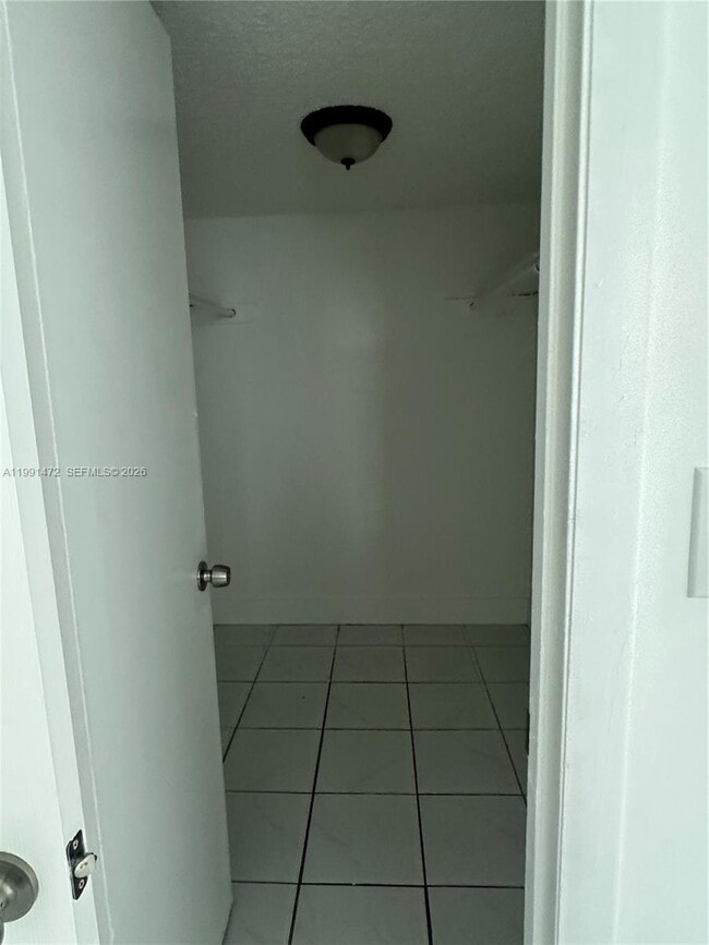 Building Photo - 10090 NW 80th Ct