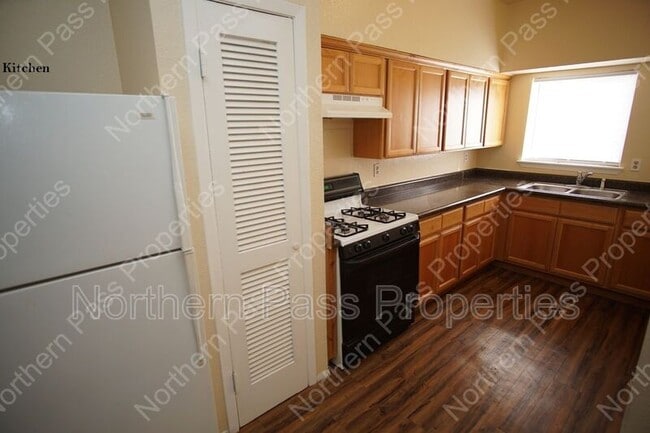 Building Photo - 3403 Pershing Dr