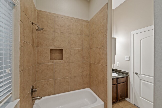 Building Photo - 2045 W 14th 1/2 St