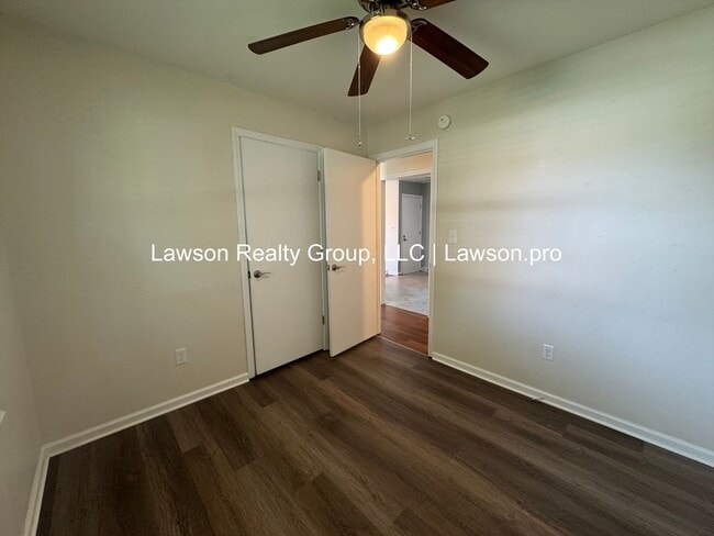 Building Photo - Three Bedroom Brick Ranch with Full Basement and Yard