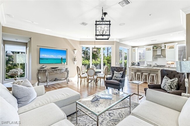 Building Photo - 993 8th St S