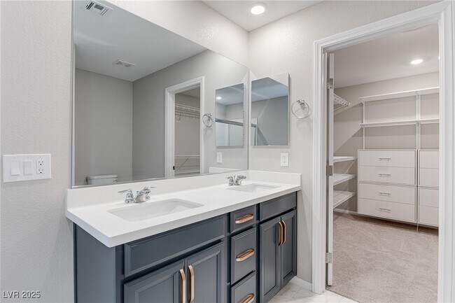 Building Photo - 9539 Wayfarer Seek Ct