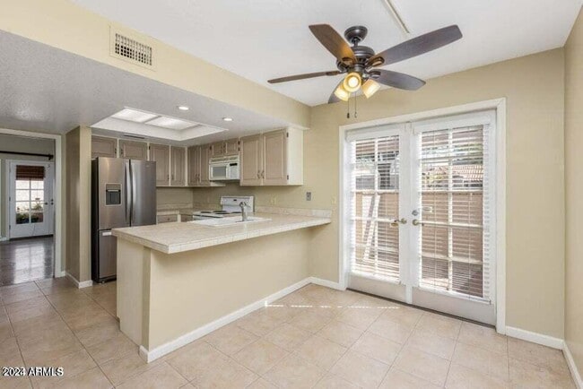 Building Photo - 7230 E Arlington Rd