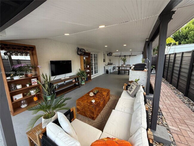 Building Photo - Southwest 125th Avenue Road, Miami, FL 33177 - 3 BR 1.5 BA single-family home