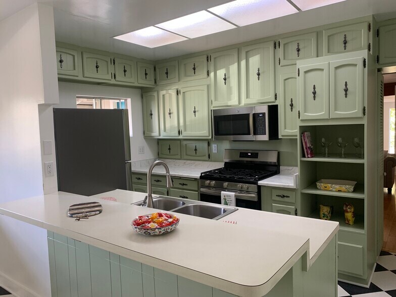 Building Photo - 9080 Santa Lucia Rd