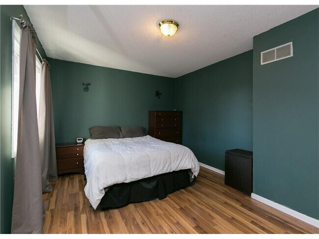 Building Photo - 1900 Atkins St