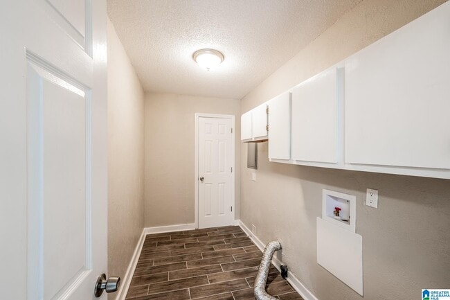 Building Photo - 5712 Desoto Dr