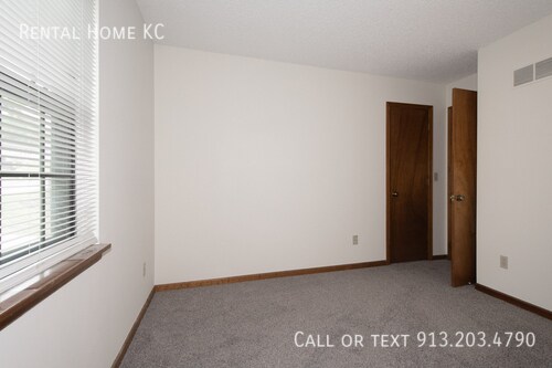 Building Photo - 4813 Woodward-