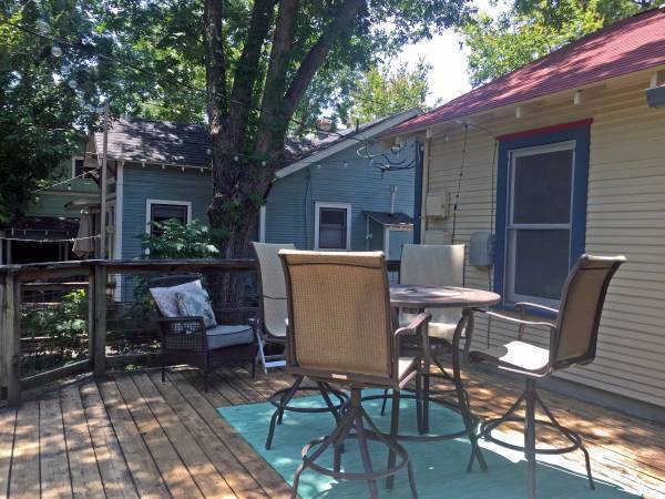 Building Photo - Charming 2/1 House in Hyde Park- Available for August!