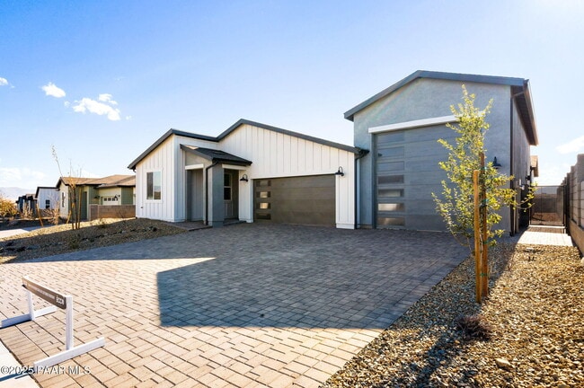 Primary Photo - 7567 Louie Ln