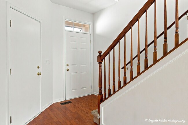 Building Photo - 376 N Patriot Dr