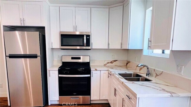 Building Photo - 1807 S Gramercy Pl