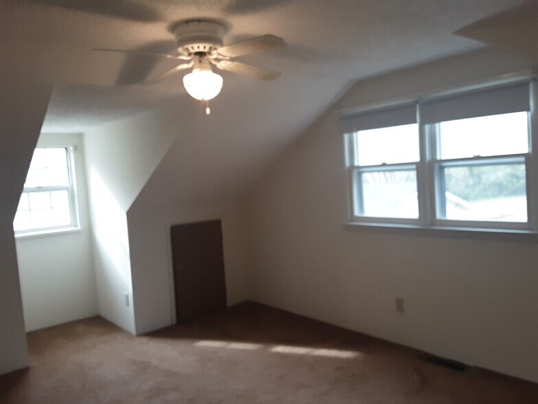 Building Photo - 64 Debra Ln