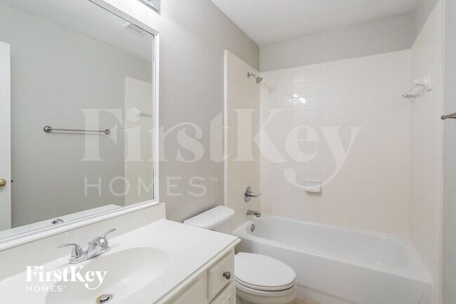 Building Photo - 1234 Shenandoah Dr