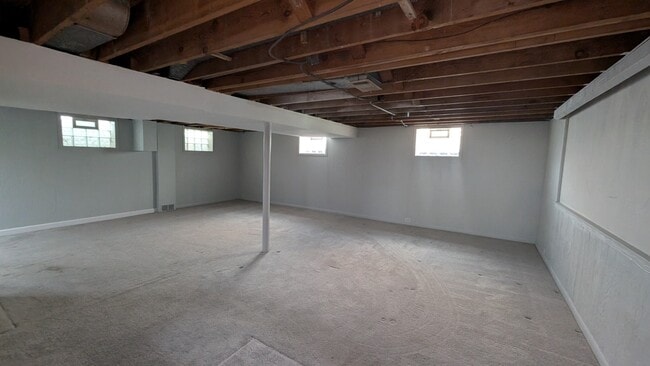 Building Photo - ?? Spacious 3BR Ranch | District 57 & Pros...