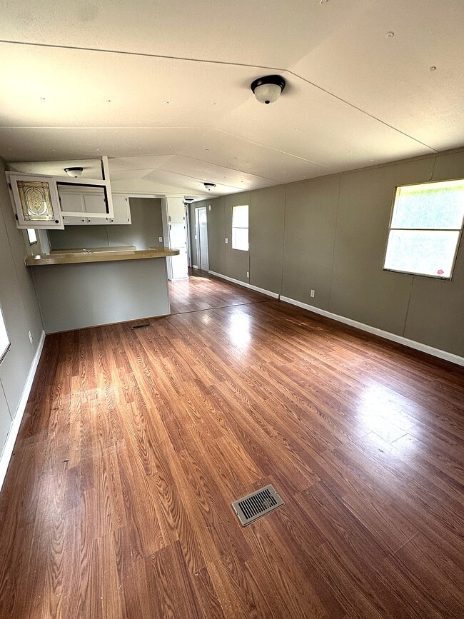 Building Photo - 330 Green Dragon Dr