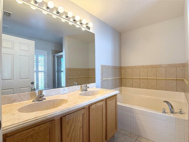 Building Photo - 310 White Ibis Ln
