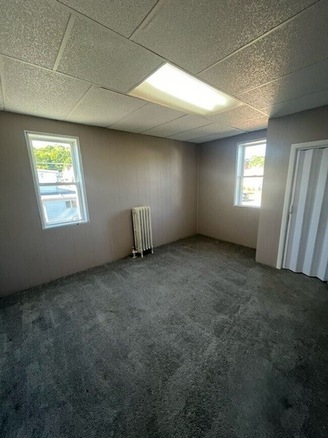 Building Photo - 3 Bed 1 bath home