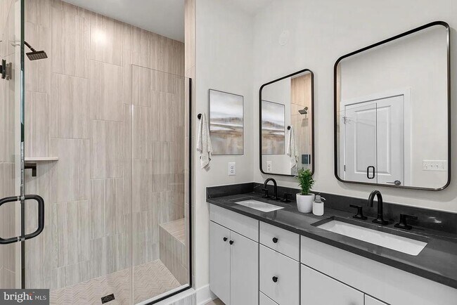 Building Photo - 13916 Aviation Pl