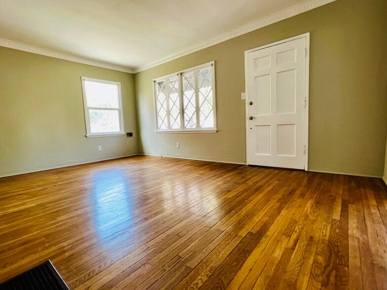 FRONT ROOM - 1738 Carmona Ave