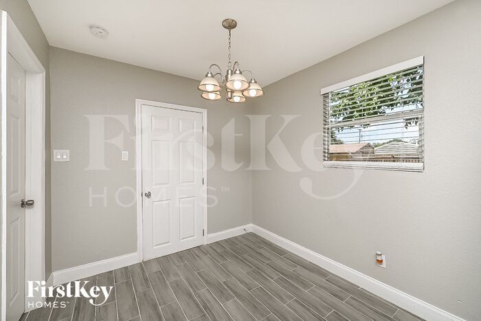 Building Photo - 7916 Bahia Ave